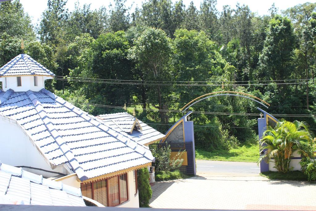 Wayanad Gate Resort Mananthavady Extérieur photo